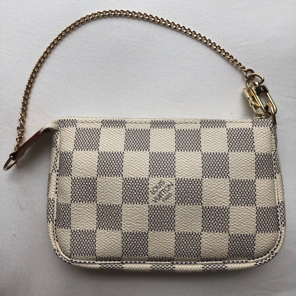 *SOLD* LOUIS VUITTON Mini Pochette